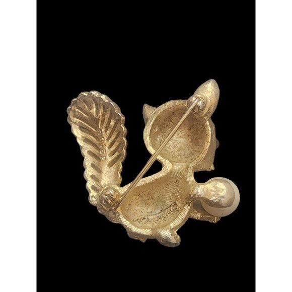 Vintage Signed Boucher #0816b Tiny Squirrel Brooch (A4890) - Picture 4 of 4